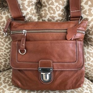 ROOTS leather crossbody bag